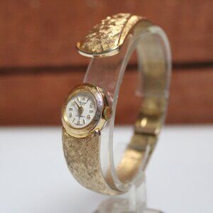 Lucerne Vintage Women’s Gold Tone Swiss Made Analog Watch Textured Bracelet
